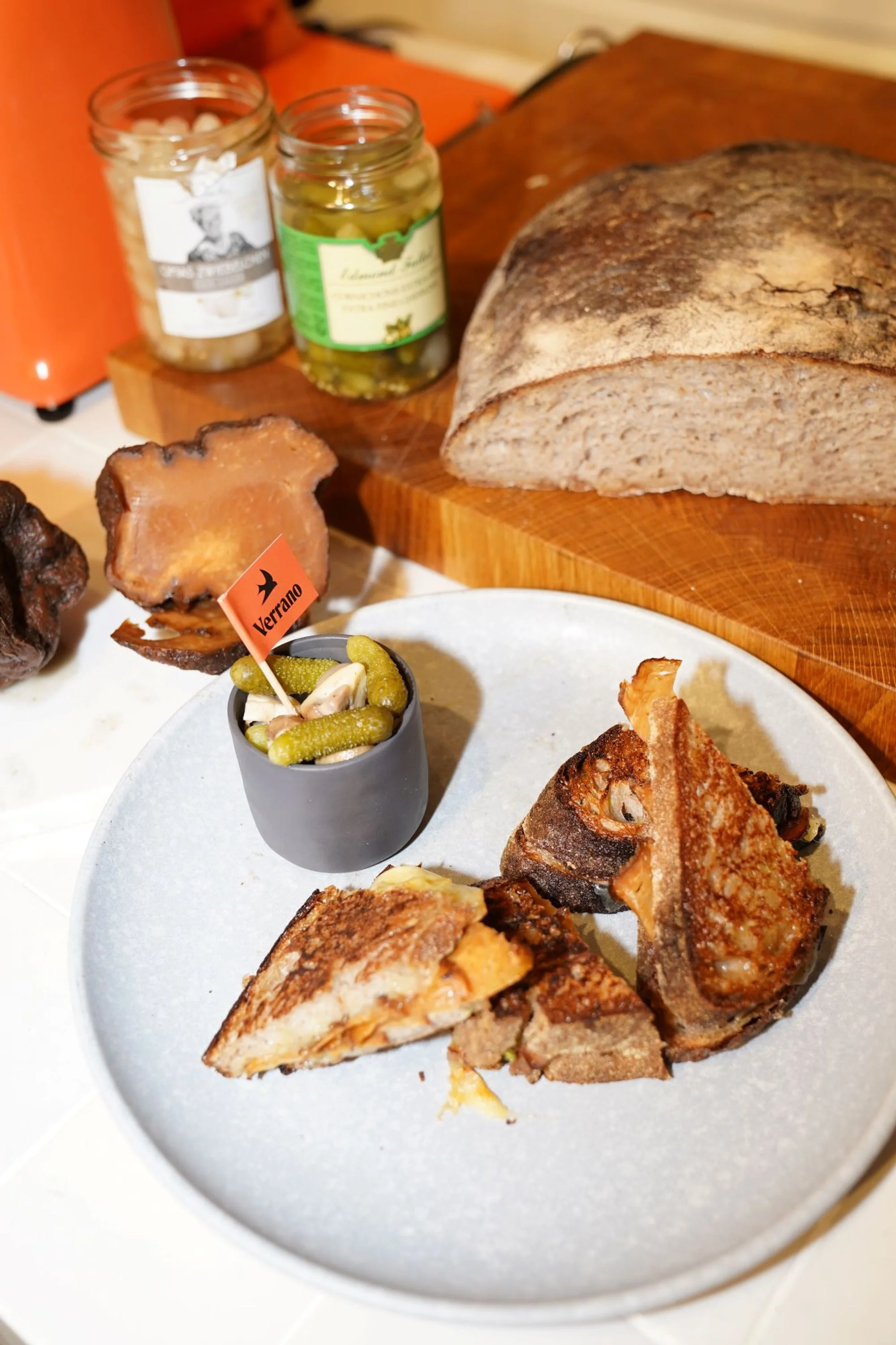 Grilled Cheese, Steckrüben Verrano, Cheddar & Pickles