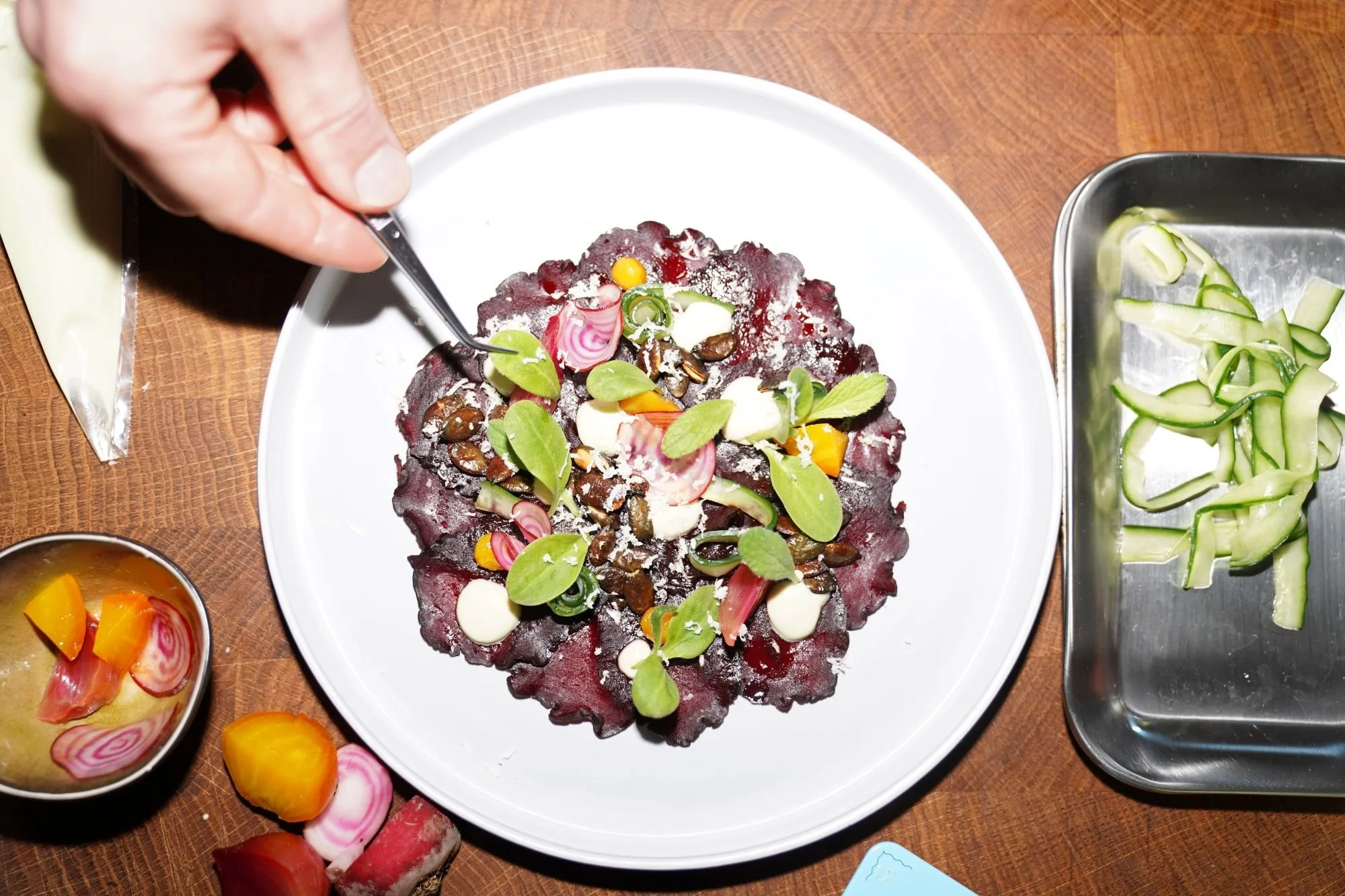 Verrano Rote Beete Carpaccio, Kürbiskernöl, Creme Fraiche, Boretsch – 2