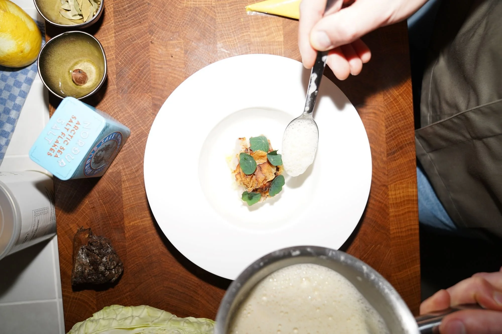 Geflämmter Stör, Beurre Blanc & Sellerie Verrano – 7
